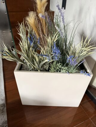 Cena za mb Kompozycja kwiatowa do donic w stylu śródziemnomorskim - lawendy, trawy